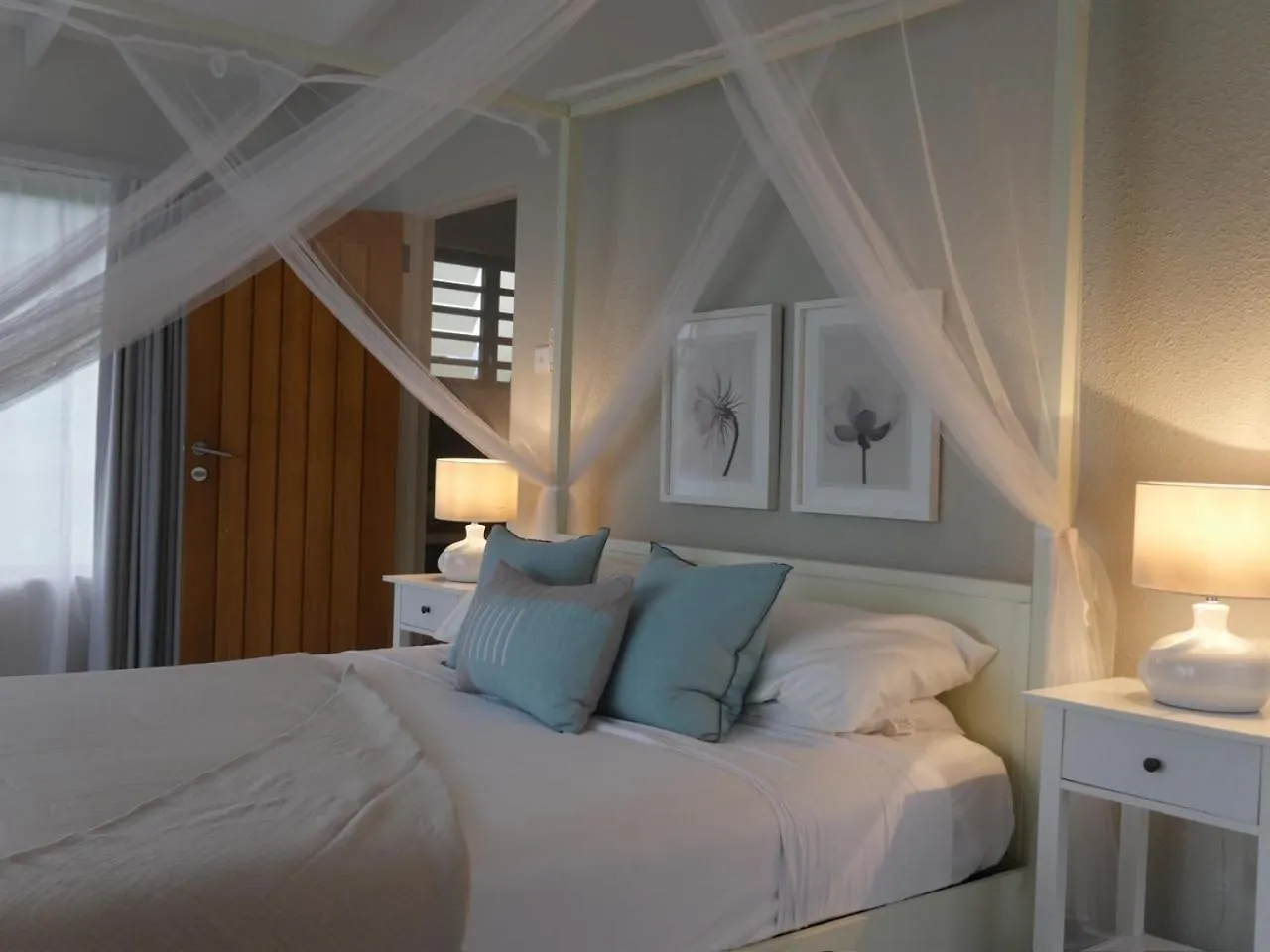 Villa Adina - Sleeps 7 - Pool - Parking - Garden Becke Moui